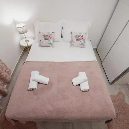 Mate Apartment *