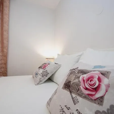 Διαμέρισμα Mate *