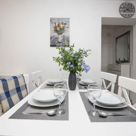 Mate 아파트 스플리트